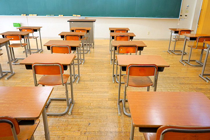 MN Extends Jobless Benefits to School Workers Over Summer Break